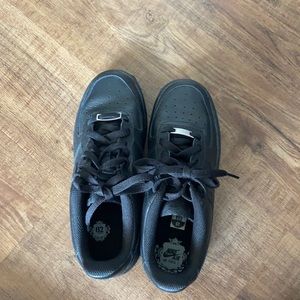 Black Air Force 1’s